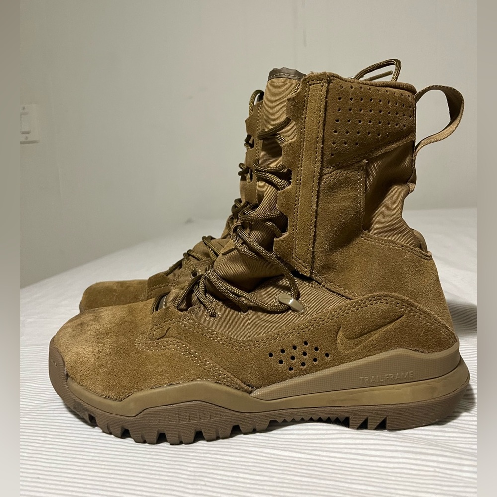 Nike Tan Boots - Size 7 - Like New